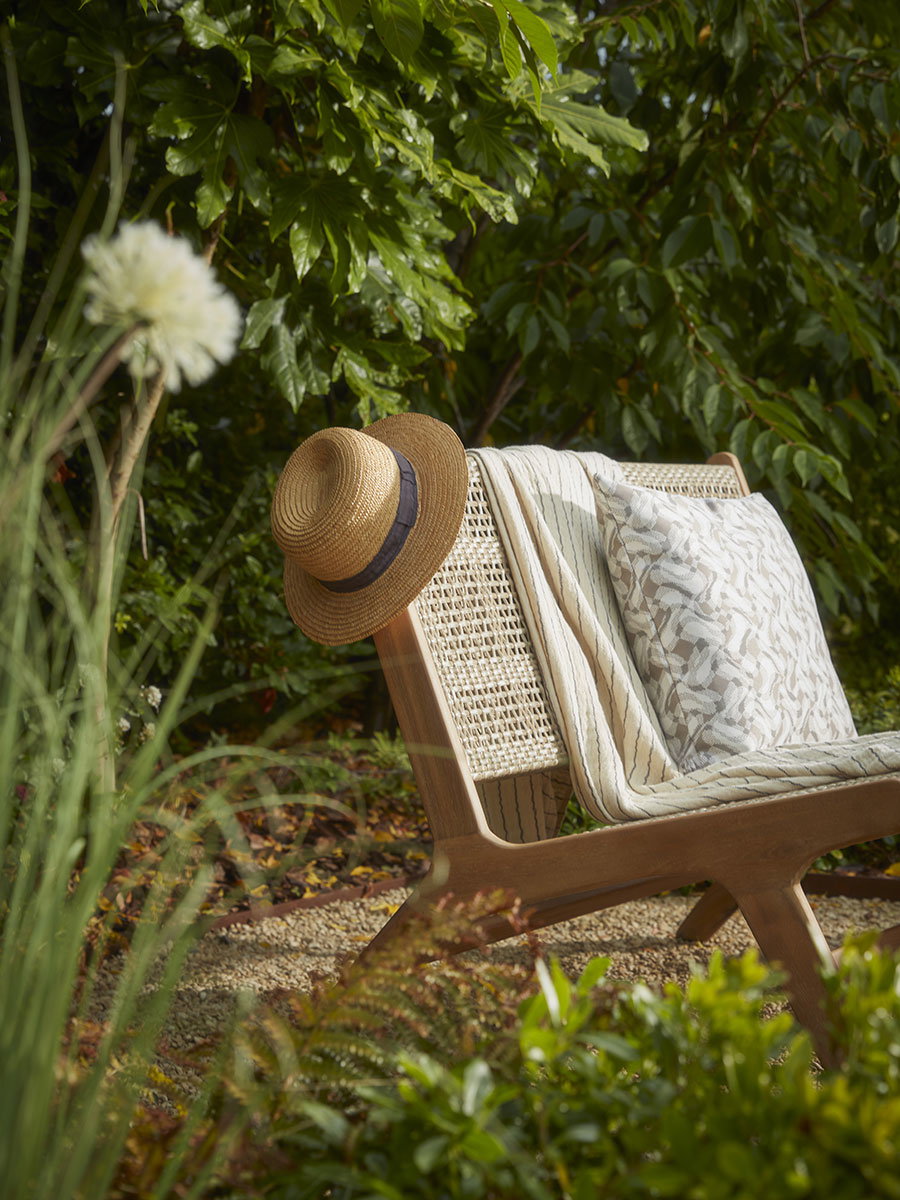 Style notes - Choosing the right garden furniture