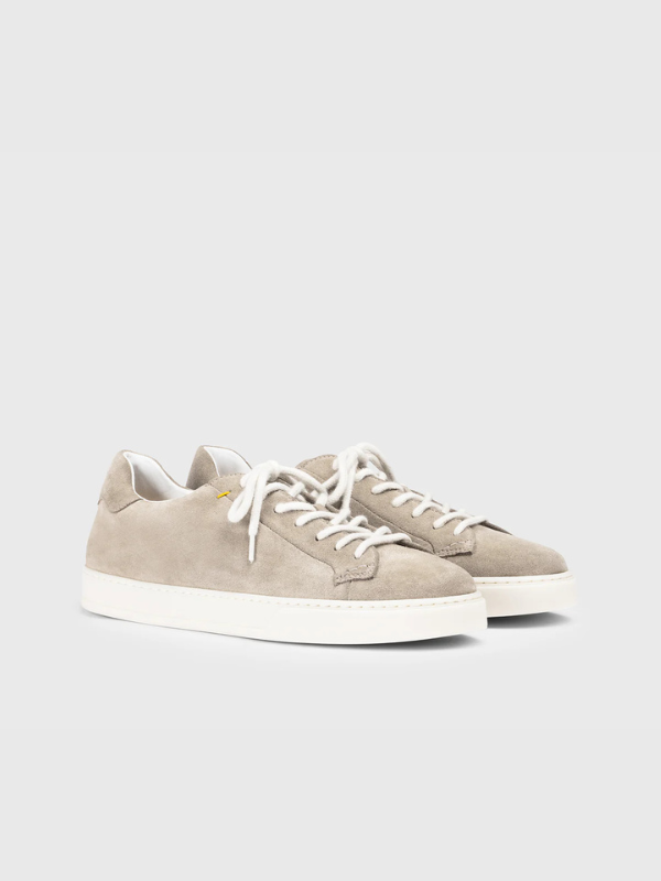 Sand-coloured suede sneaker