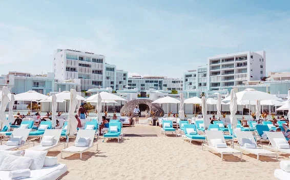 What to Know About Resort Fees — and How to Avoid Paying Them
