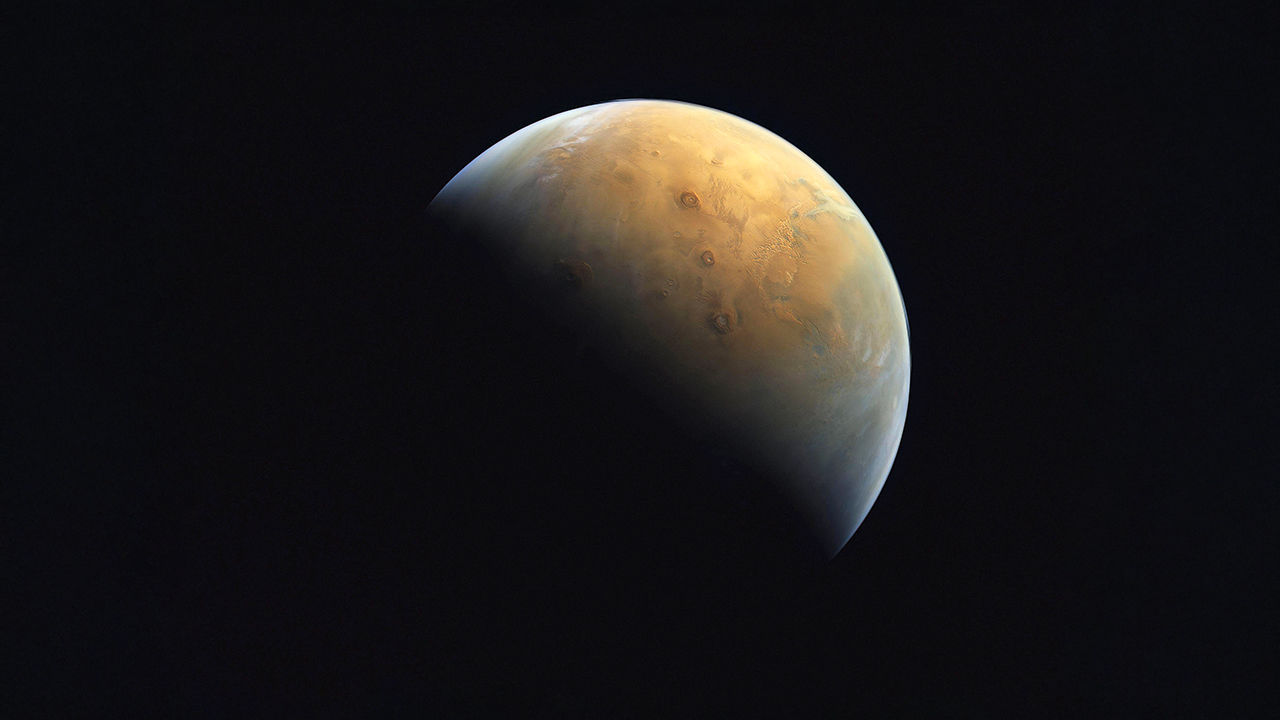 Image of Mars sent by Hope Probe.
