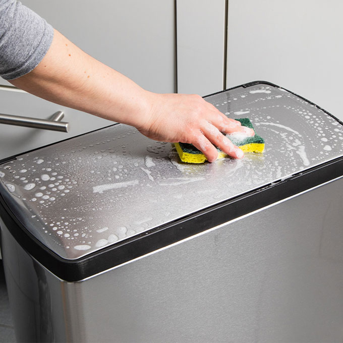 How to Get Rid of Smells from Common Kitchen Items