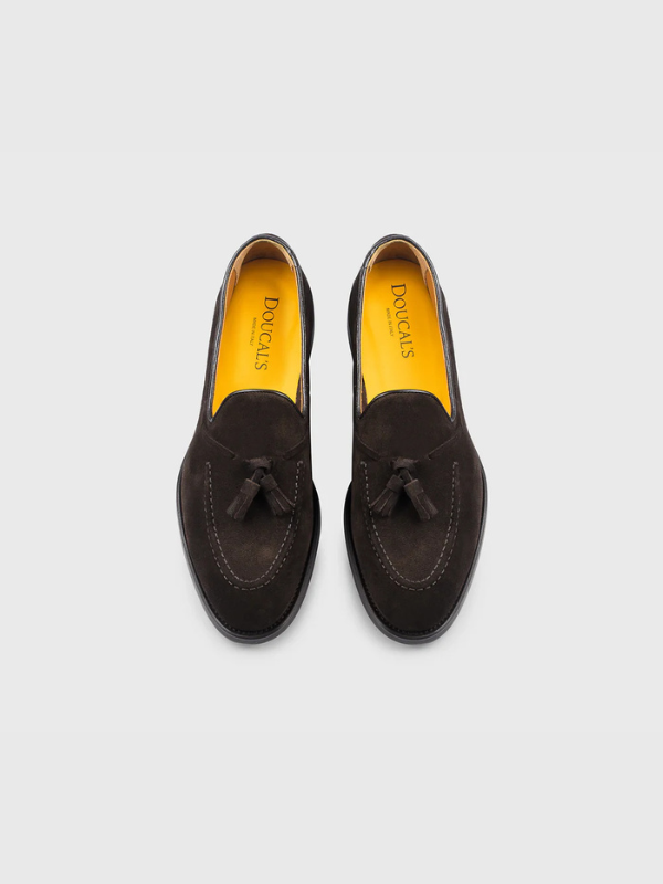 “Earth” brown suede loafer with tassels