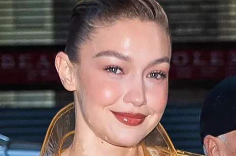Gigi Hadid Convinced Me That Everyone and Their Mother Should Buy These Ageless Jeans 