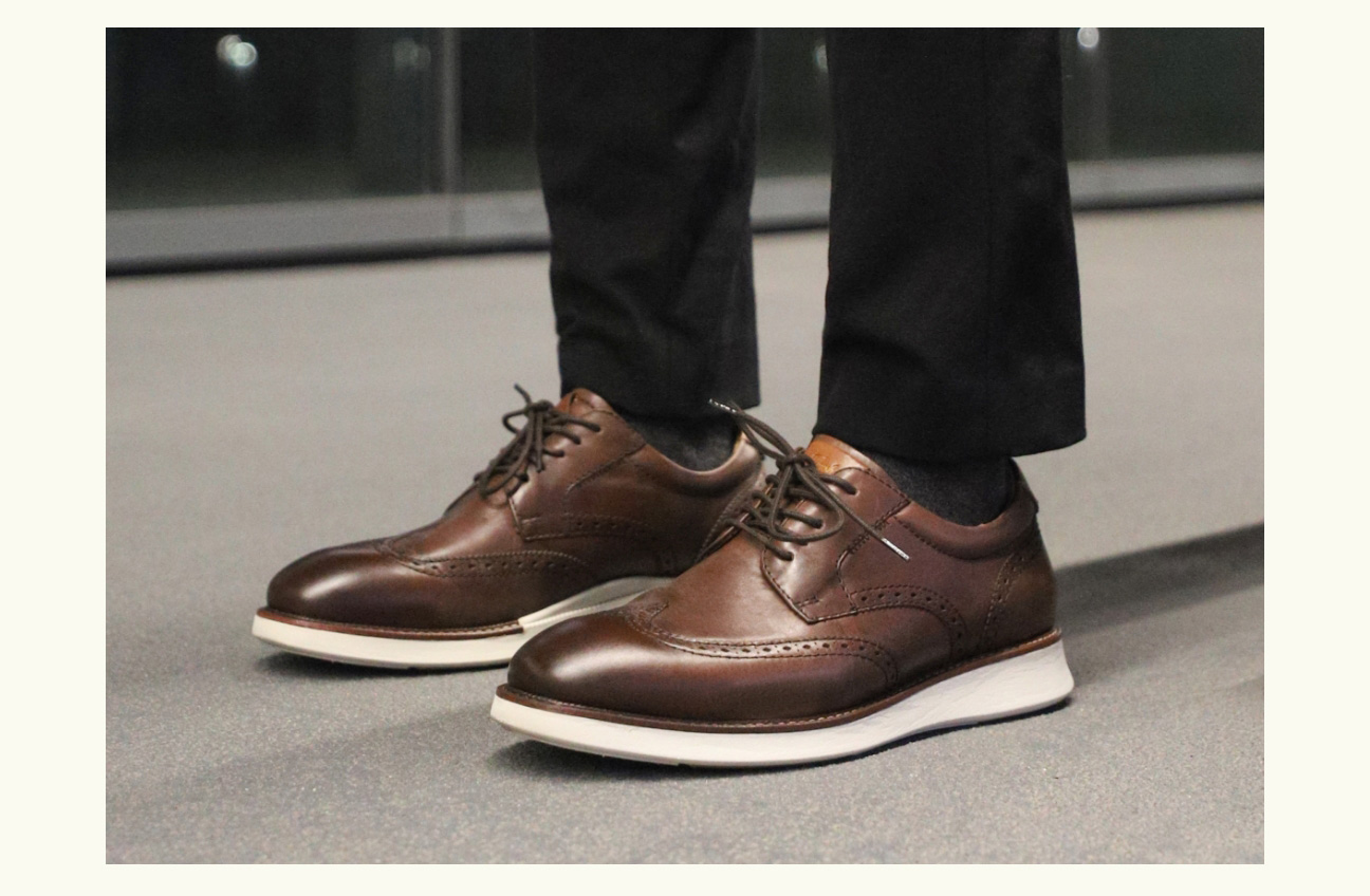Launch Wingtip Oxford