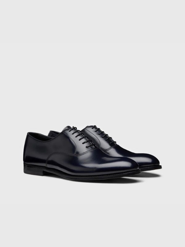 Lace-up in blue leather
