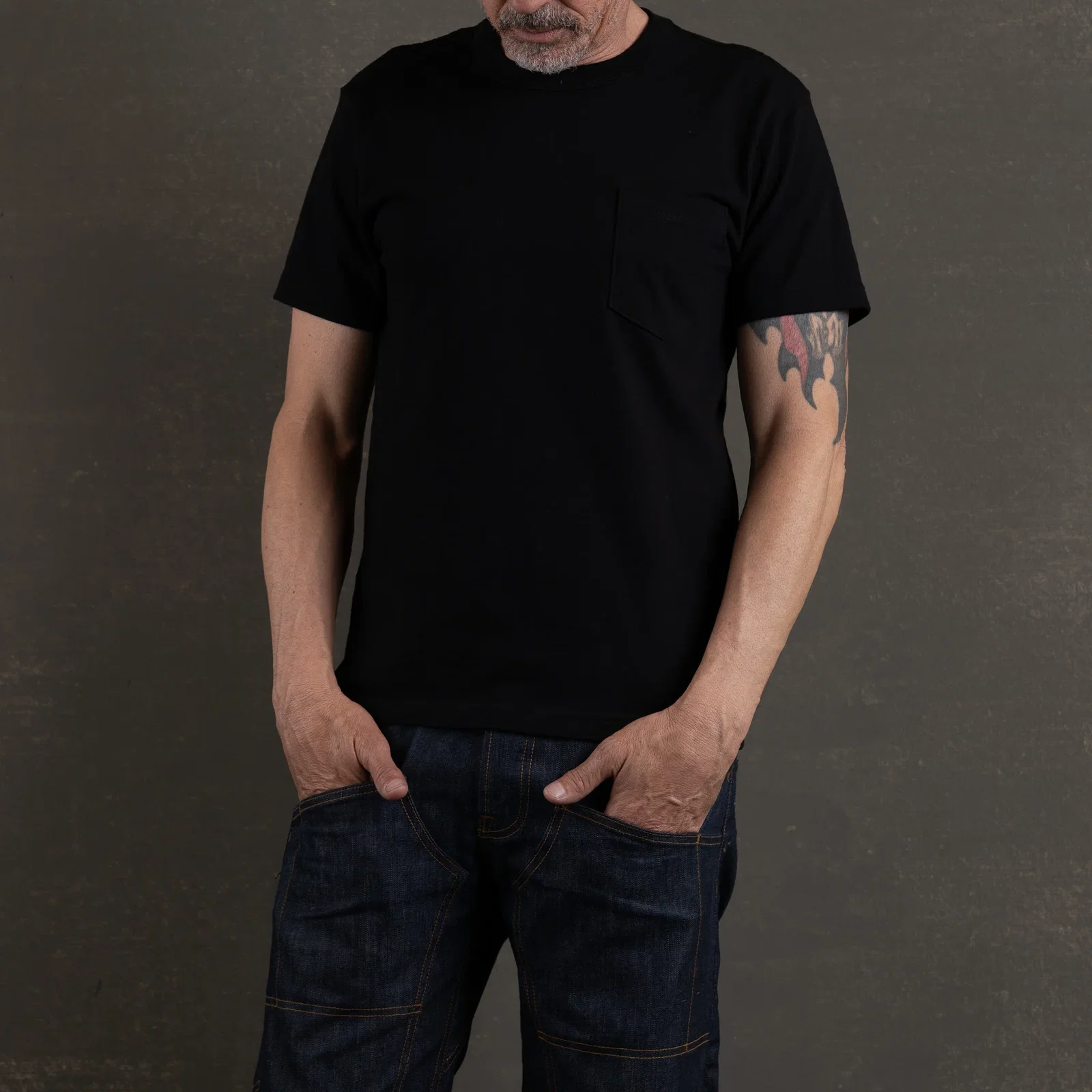 Image of California Short Sleeve Classic T-Shirt /Black