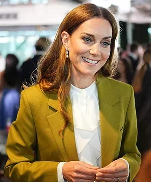 Kate Middleton Subtly Honors Queen Elizabeth While Presenting Fashion Award Named in Her Honor