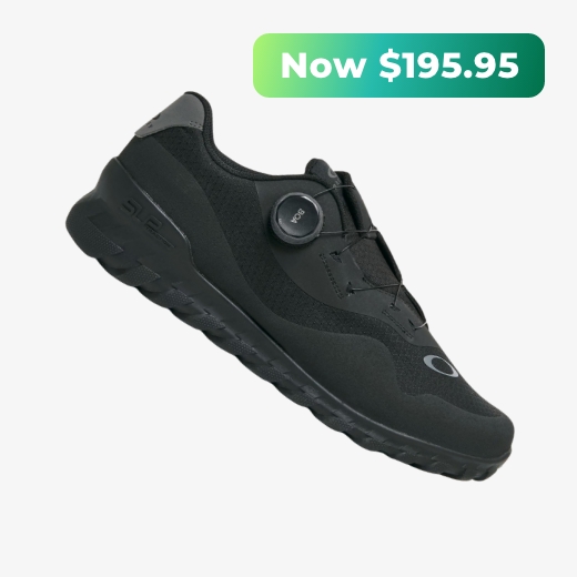 Image of Oakley shoe on a grey background