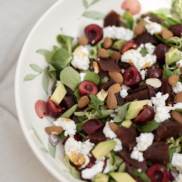 Salade met kersen en bieten