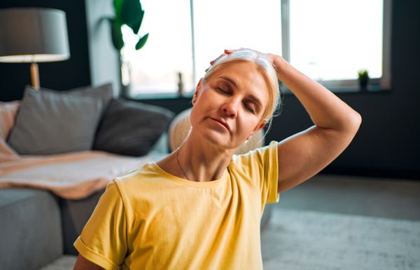 Vous voyagez pour les vacances? Voici 5 exercices pour éviter les tensions