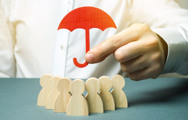 PER ou assurance-vie: quel placement est le plus avantageux concernant les frais annuels?