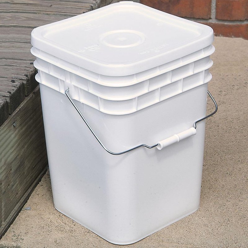 4-GALLON PLASTIC BUCKETS WITH LIDS - 10 PACK