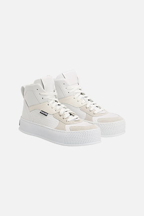 Weiße Sneaker mit dicker Sohle