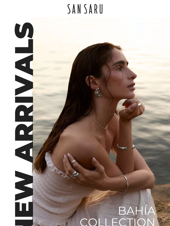 BAHÍA: Jewels that glow at sunset.