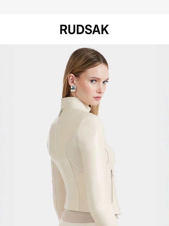 LAST CHANCE 🛍️ -50% ends soon