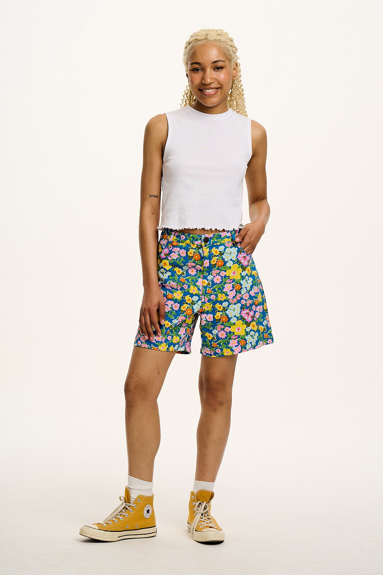 Shorts in Island Blooms Scribbled Floral Print