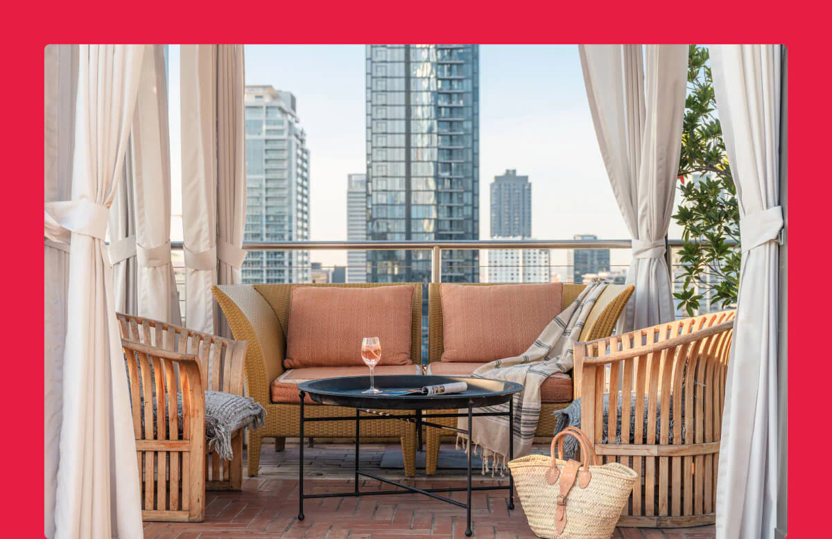 Book your last-minute city break with a discount today. 