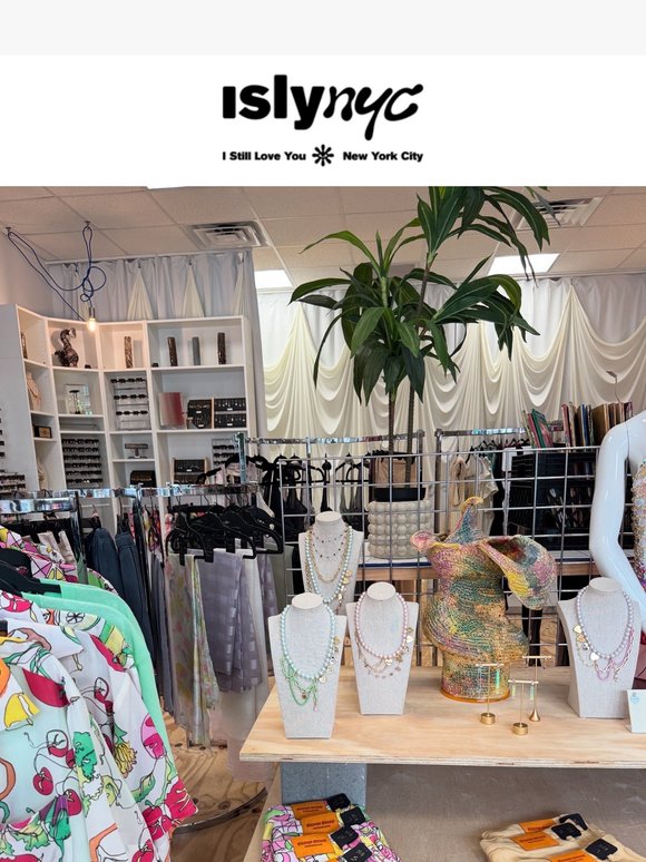 🎶 A Whole New Store! 🎶