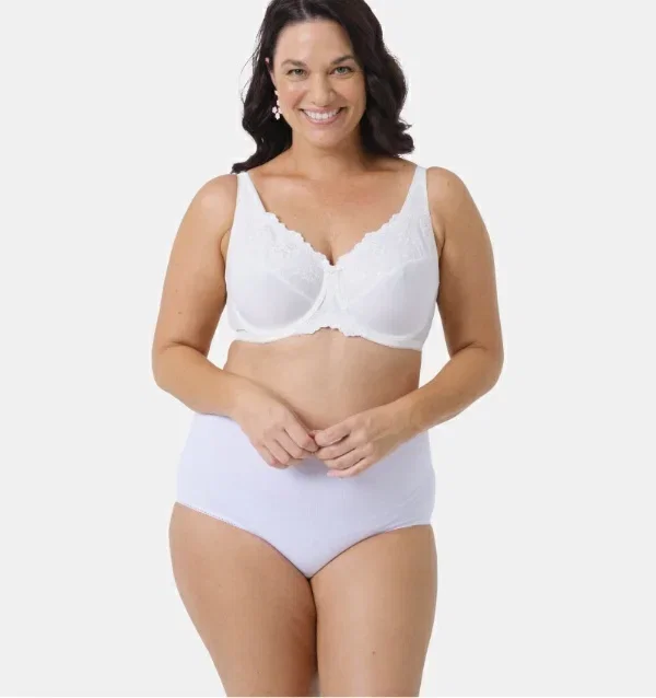 40% OFF*+ Full Priced Bras & Underwear 
