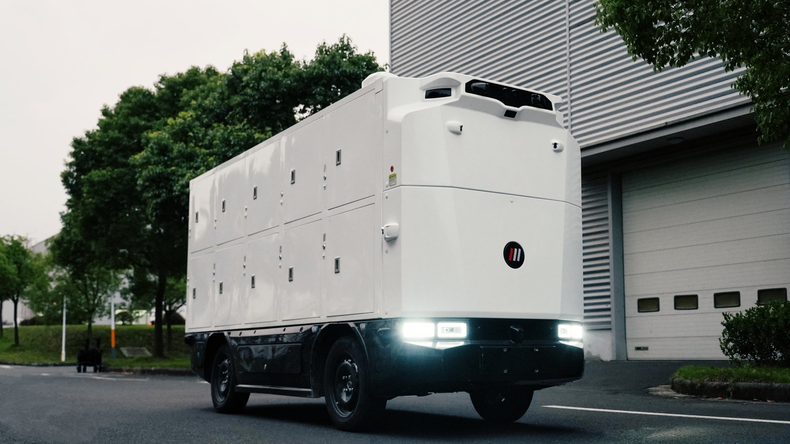 Robomart unveils new delivery robot with $3 flat fee to challenge DoorDash, Uber Eats