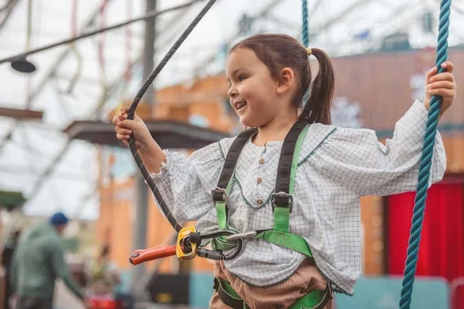 little girl on the sky walk mini activity