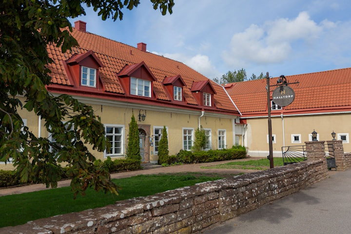 För 2: Frukost och entré till relax på Halltorps Gästgiveri, Öland
