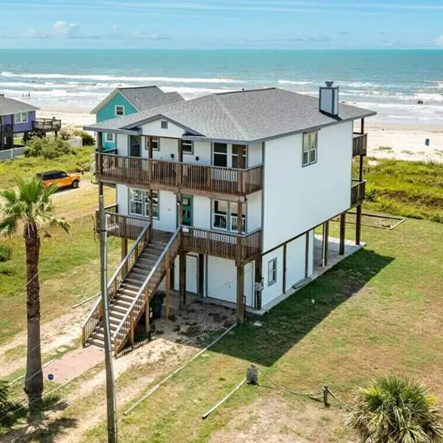 Pet-friendly holiday homes in Galveston, TX.
