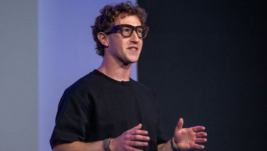 Mark Zuckerberg wearing a pair of Meta’s AI smartglasses