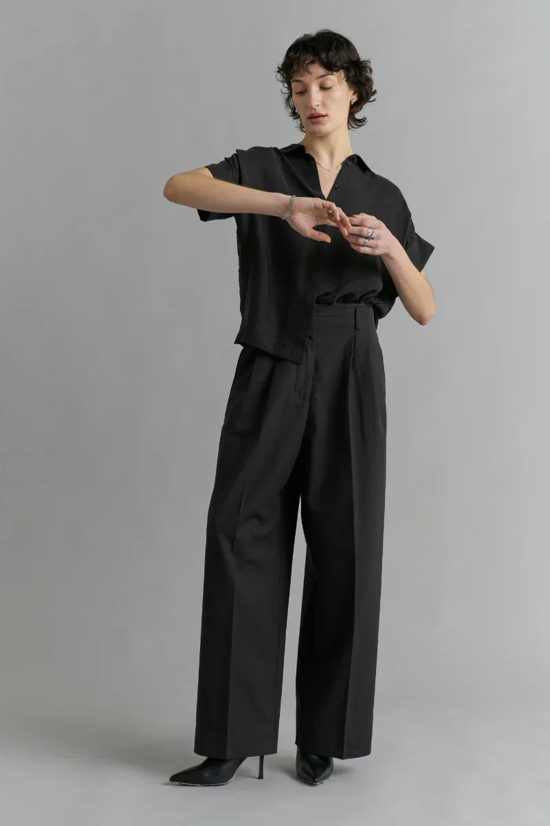 Image of Black Sculpture Cotton Tencel Pants