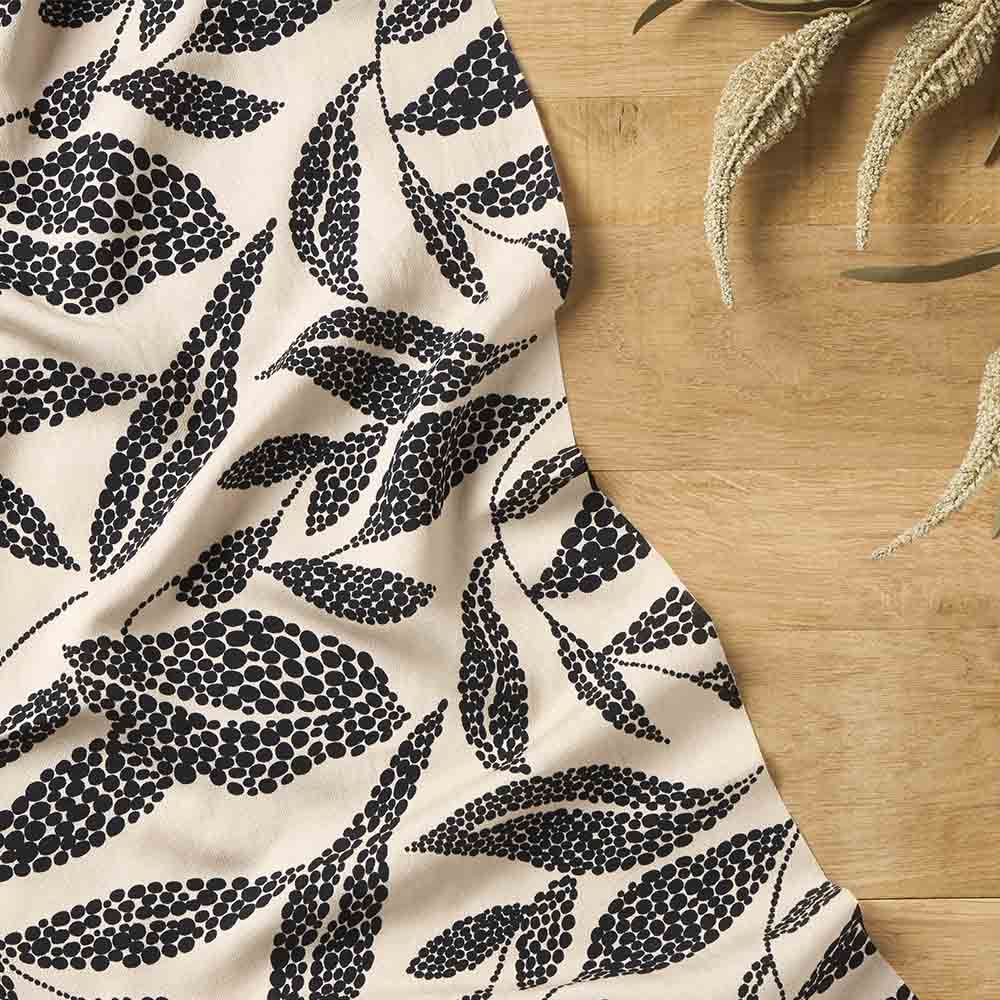 Tissu Viscose texturé Craftine Box Vegetal Dots Beige nacré