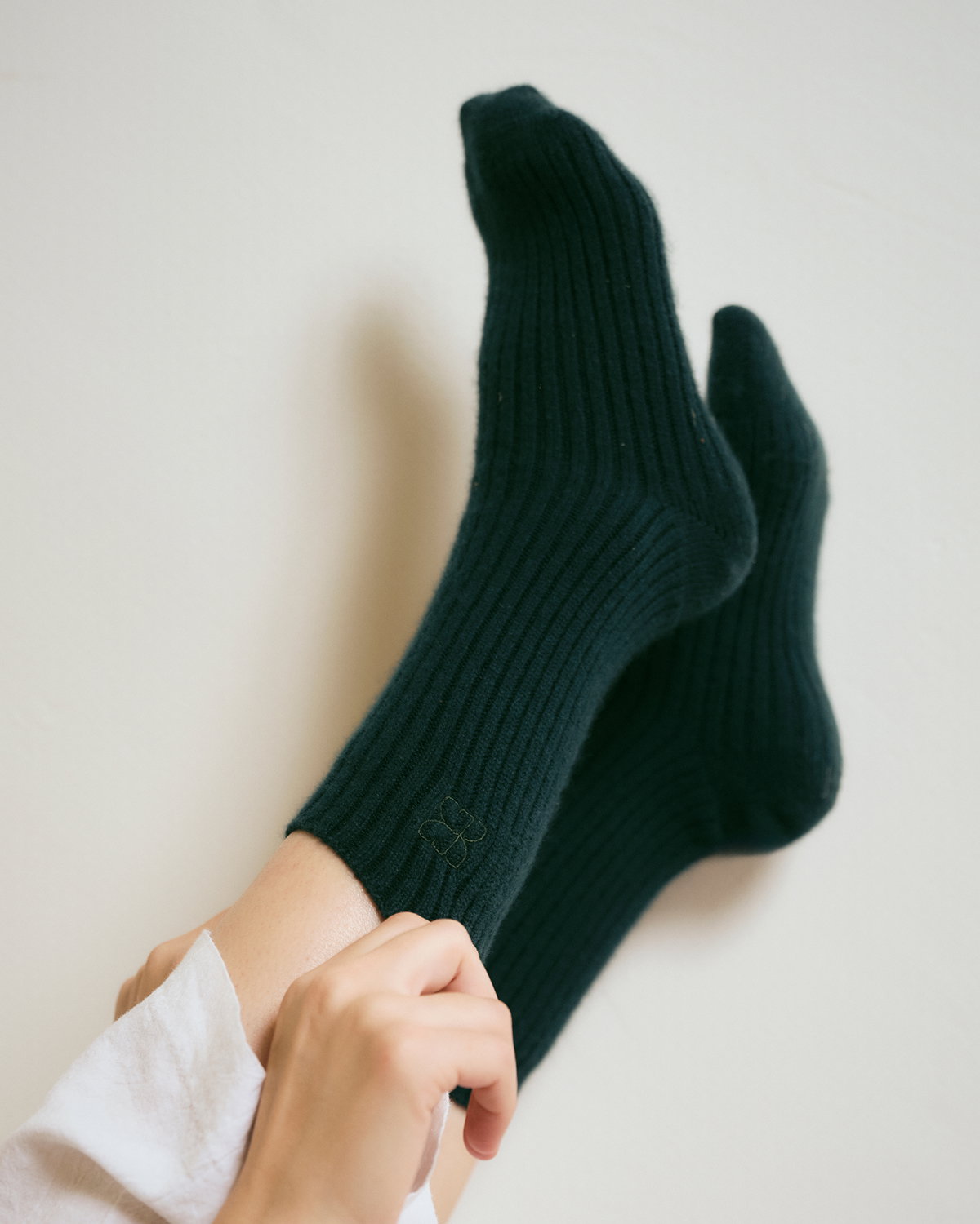 Image | Everlane x Peace & Quiet Cashmere Socks | Pine