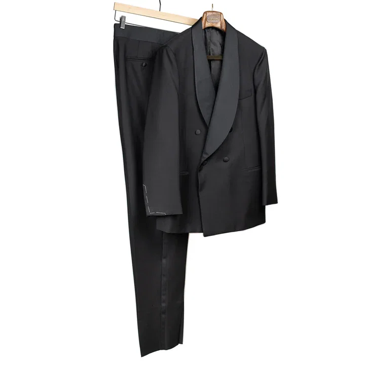 Carrara tuxedo