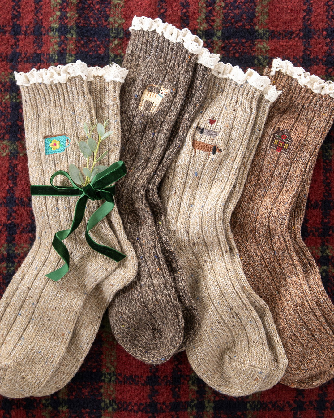 SOCKS & SLIPPERS