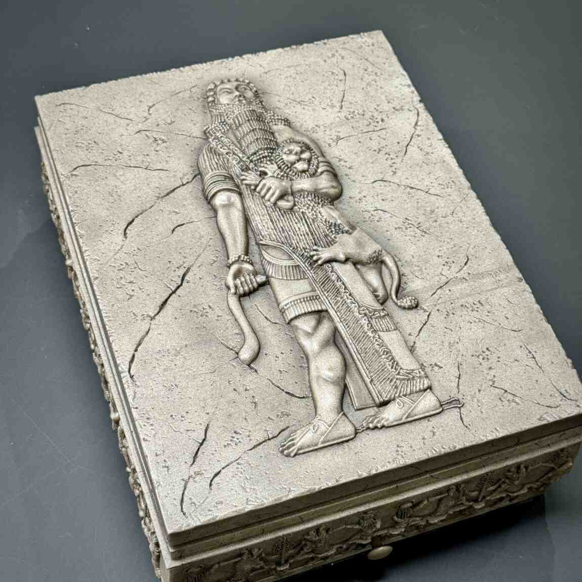 Gilgamesh, Deluxe Edition - The world’s first great work of literature.