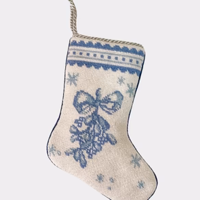 Limited Edition: Pearly Gates Designs: Mistletoe Magic in Toile