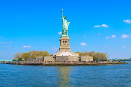 60-Minute Statue of Liberty or NYC & Skyline Lights Cruise