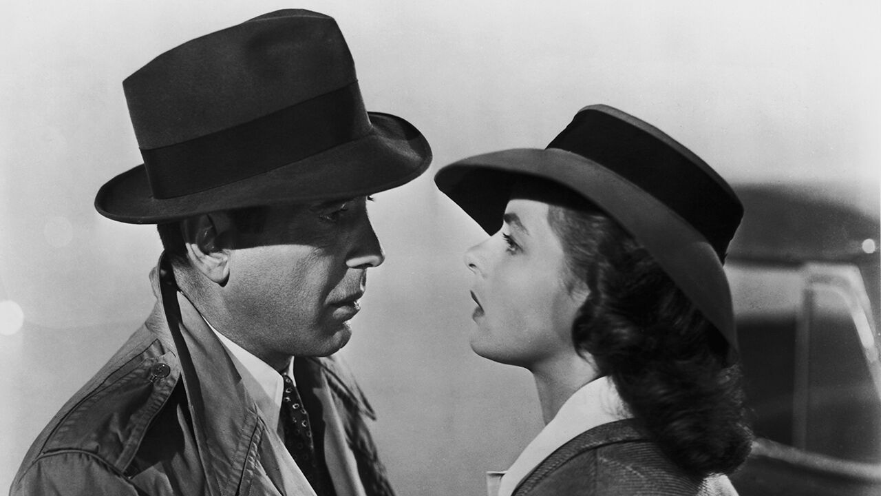 Humphrey Bogart (1899 - 1957) and Ingrid Bergman (1915 - 1982) star in the Warner Brothers film 'Casablanca', 1942. 