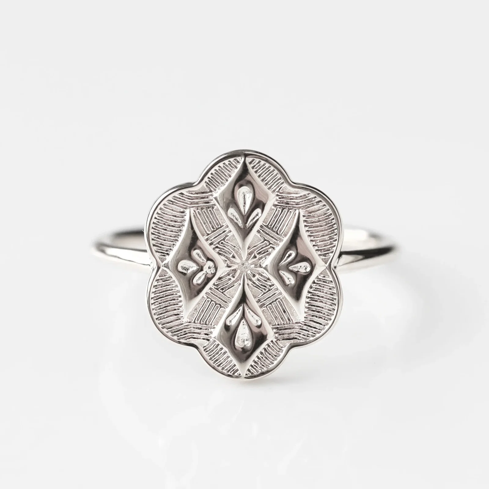 Image of Icon Vintage Crest Ring