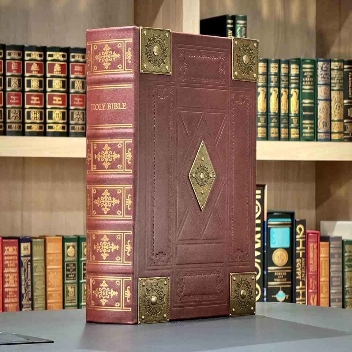 The King James Bible: The 1611 Edition - The landmark religious and literary masterpiece