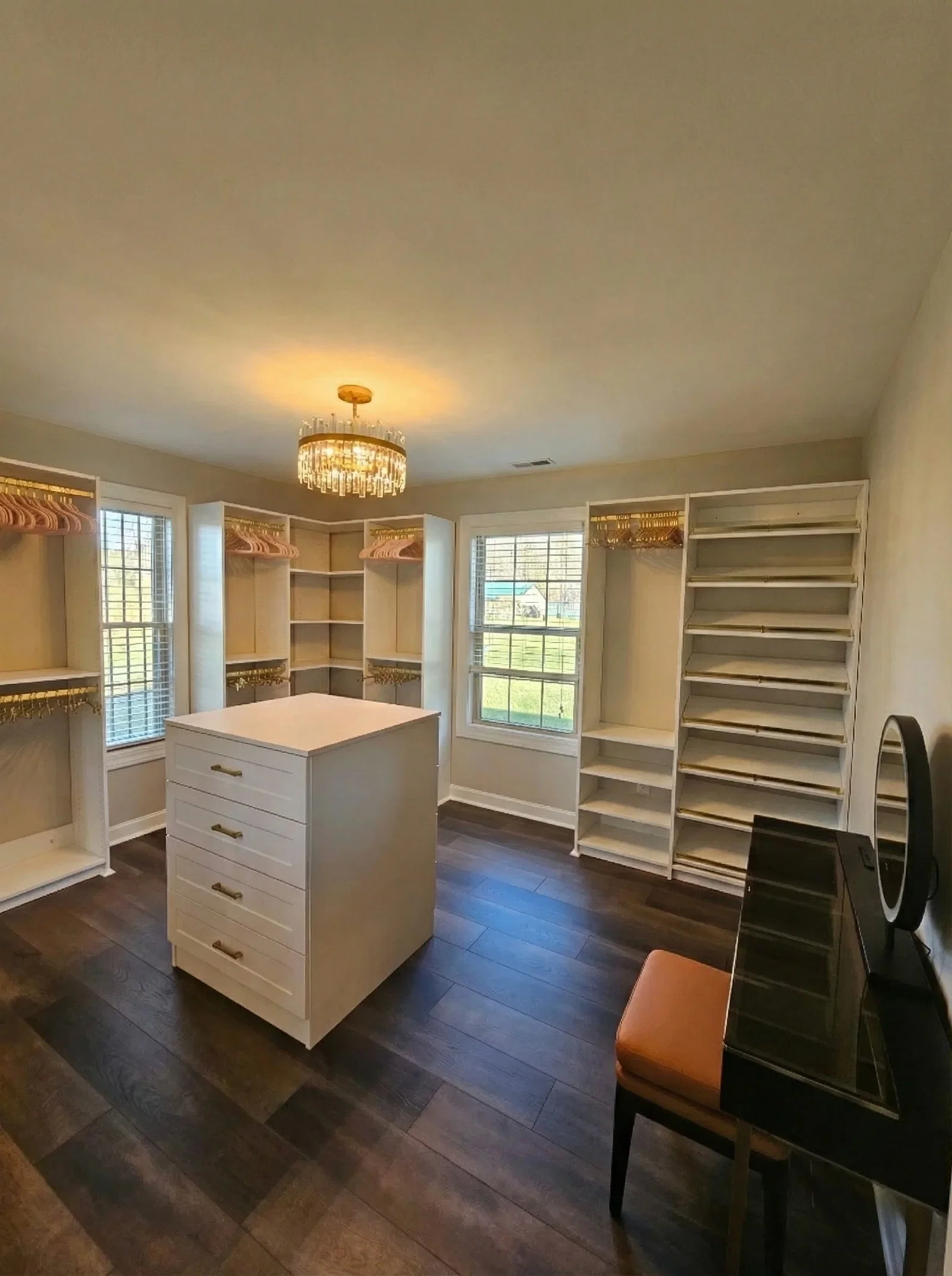 White Alto Walk In with Windows