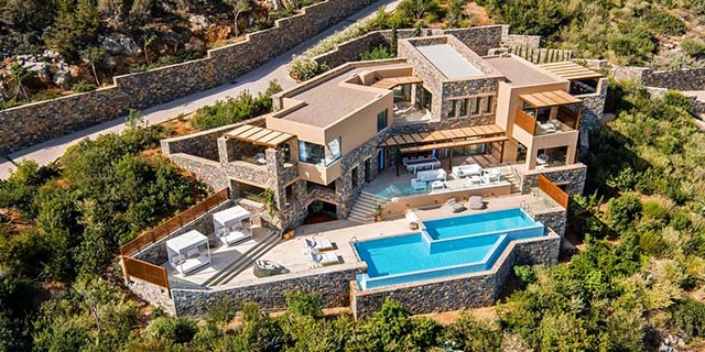 Daios Cove *****+