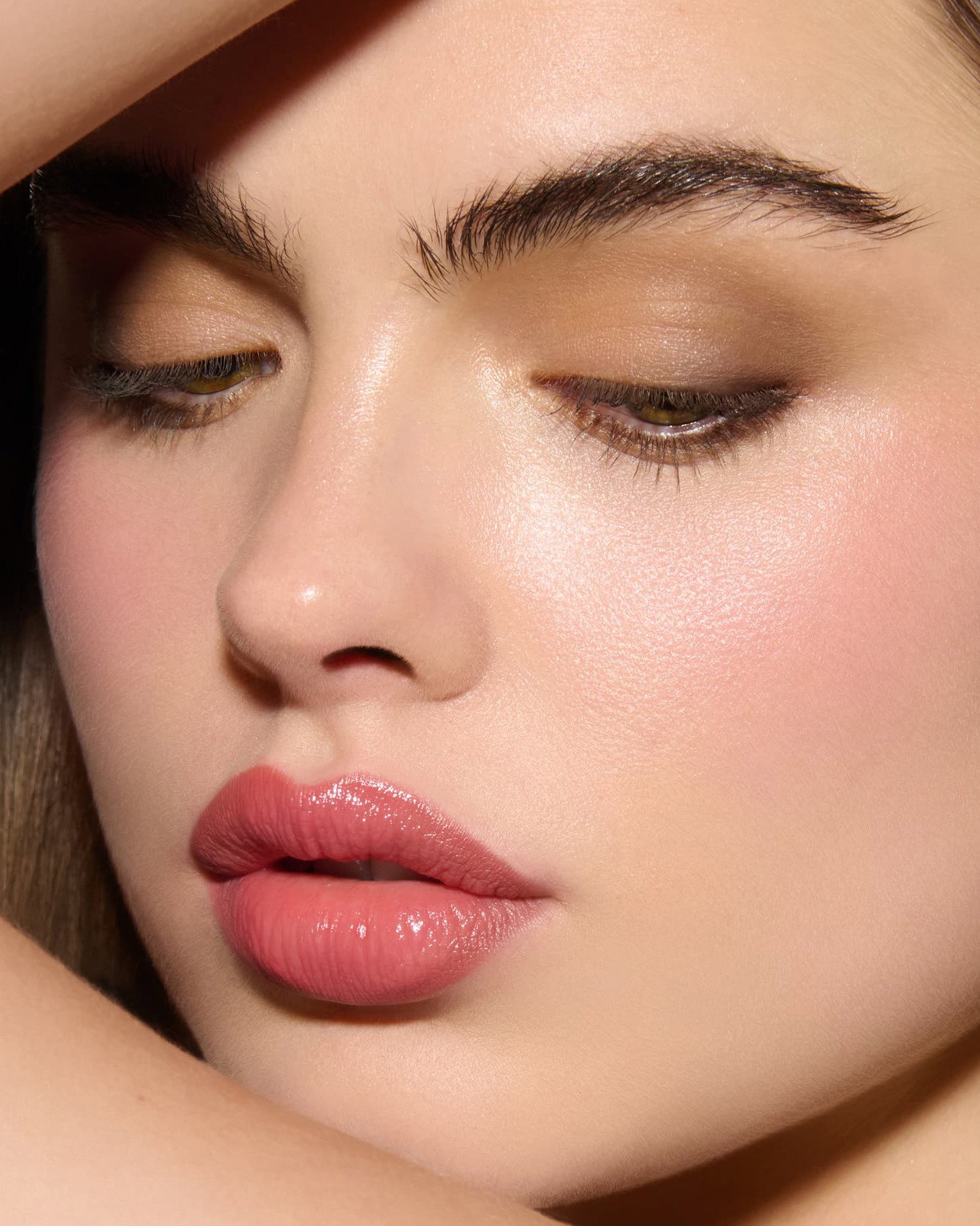 Model in Fawn eyeshadow palette