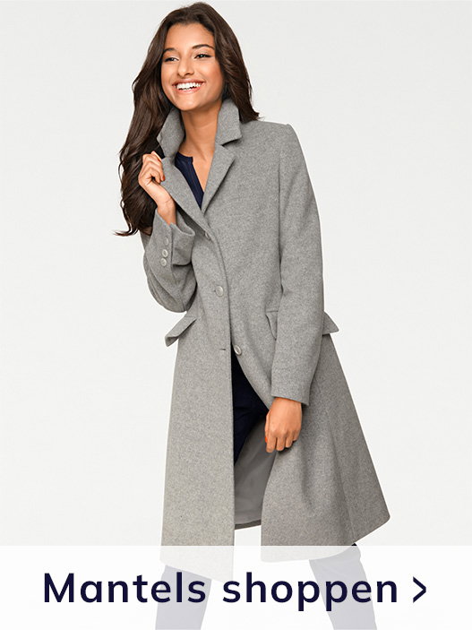 Model in lange lichtgrijze jas. Tekst: Mantels shoppen