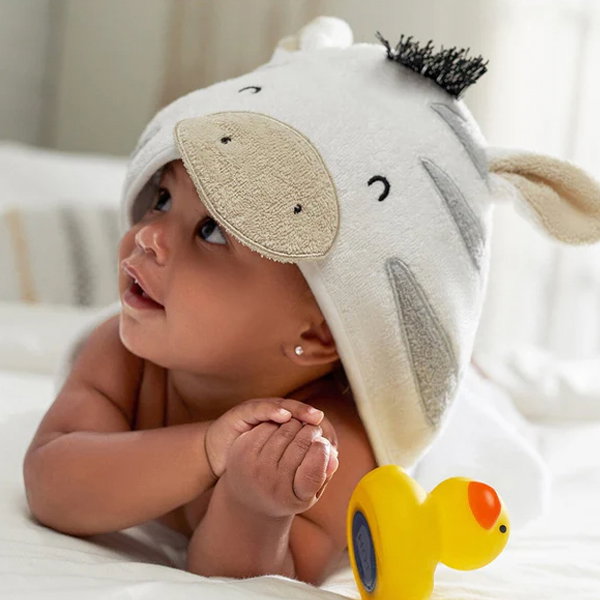 Baby Bath Essentials for a Safe Cozy Bath Time