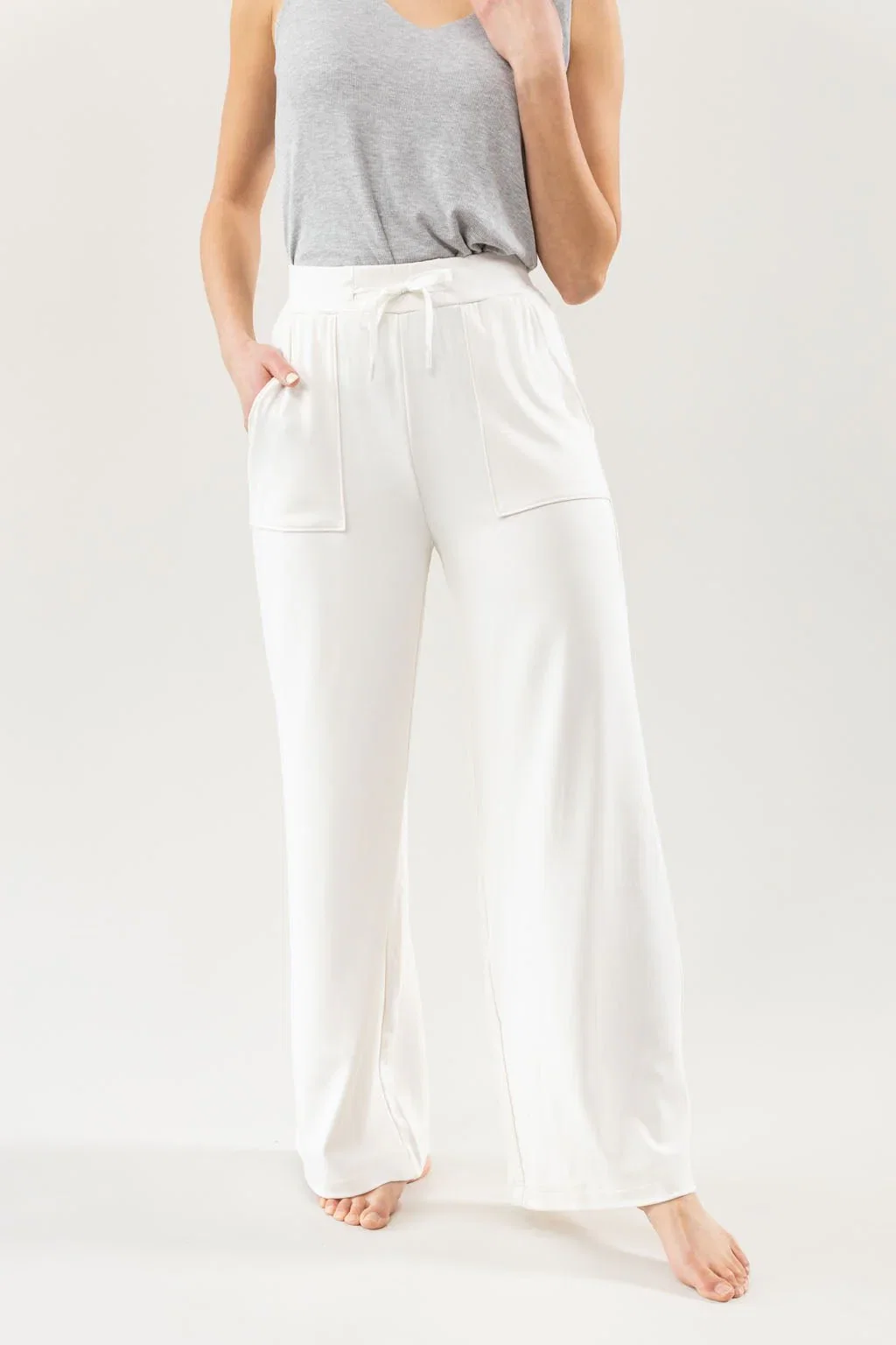 Image of Women's Brushed Bamboo Wide Leg Patch Pocket Pant - Last Chance