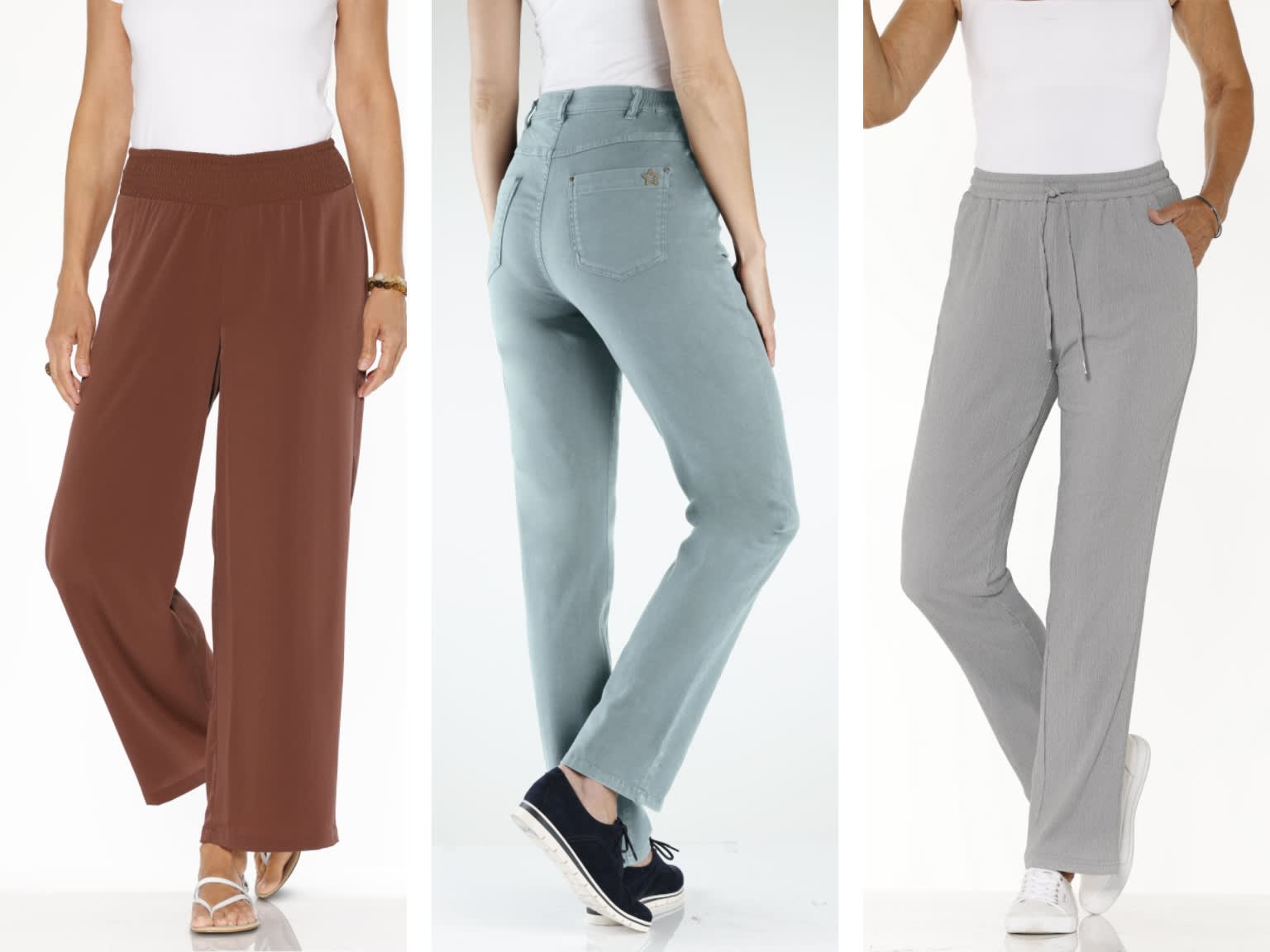 Drie modellen tonen broeken: links een wijde bruine broek, in het midden een lichtblauwe spijkerbroek en rechts een grijze broek met trekkoord. Alle maten één prijs. 
