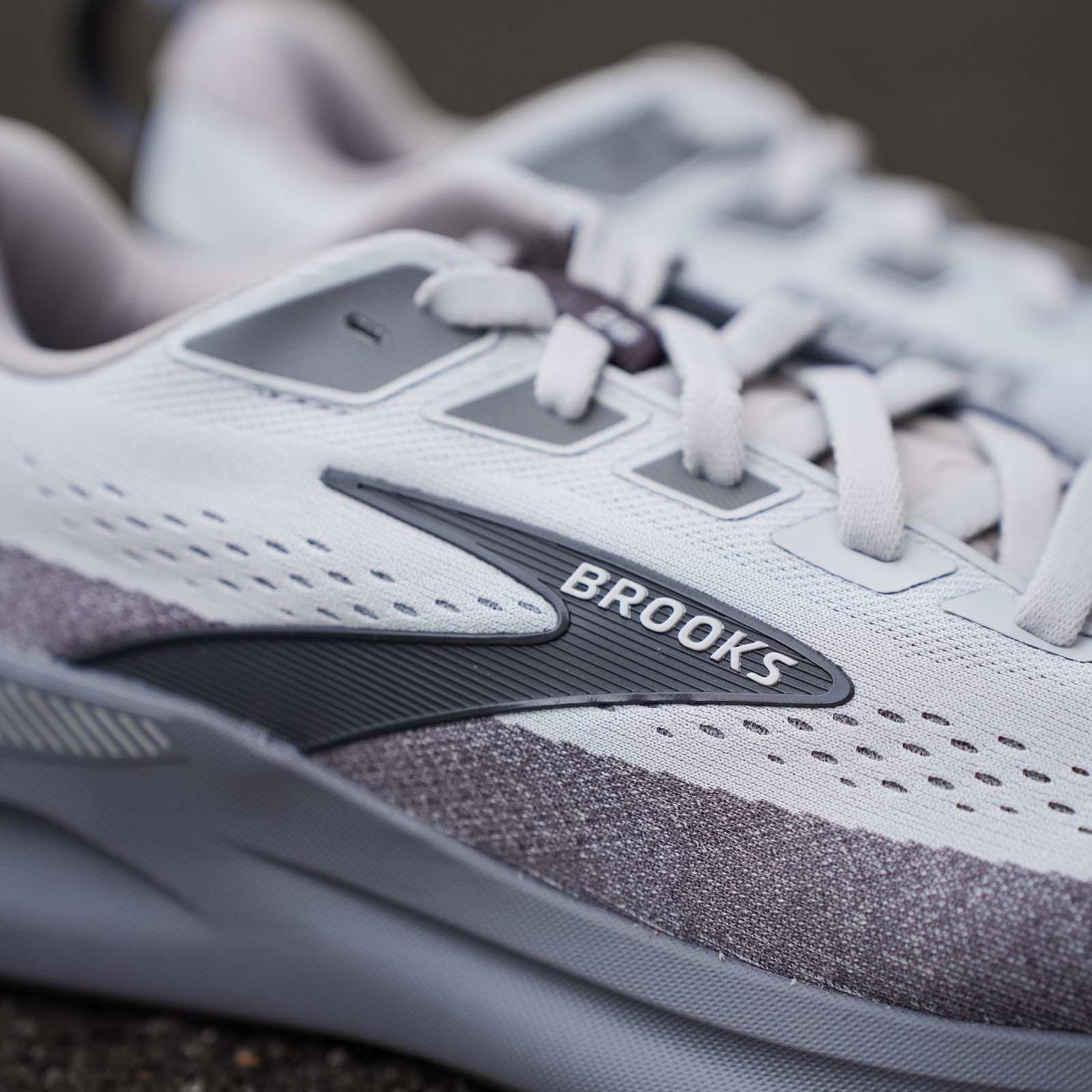 Brooks Beast GTS 26