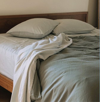 Detail of light yellow sheets