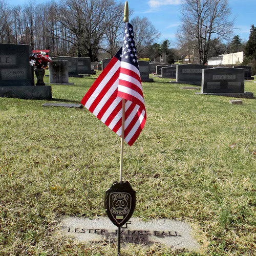 Cemetery U.S. Stick Flags Without Stitches