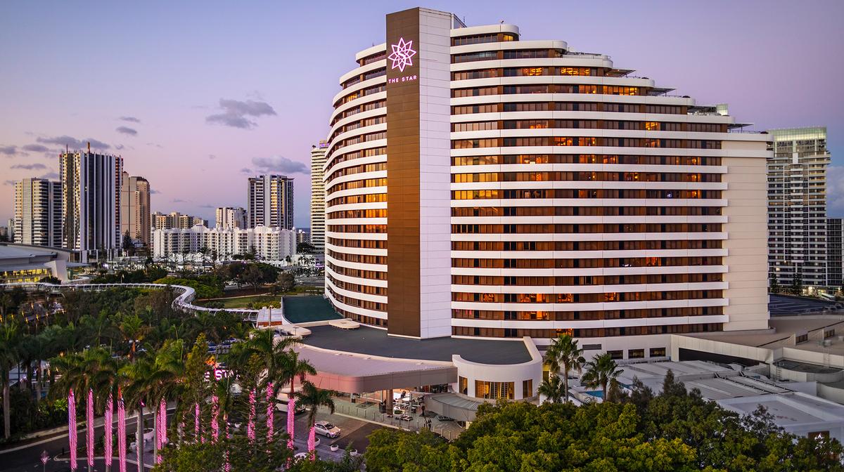 Ultimate Gold Coast Luxury: Broadbeach Icon with Daily Breakfast & Daily A$50 Dining Credit